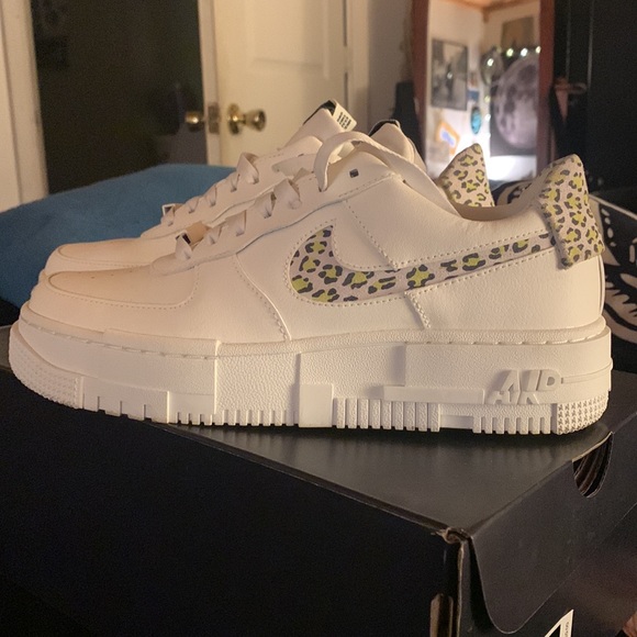 Nike Air Force 1 Pixel SE - Picture 4 of 7